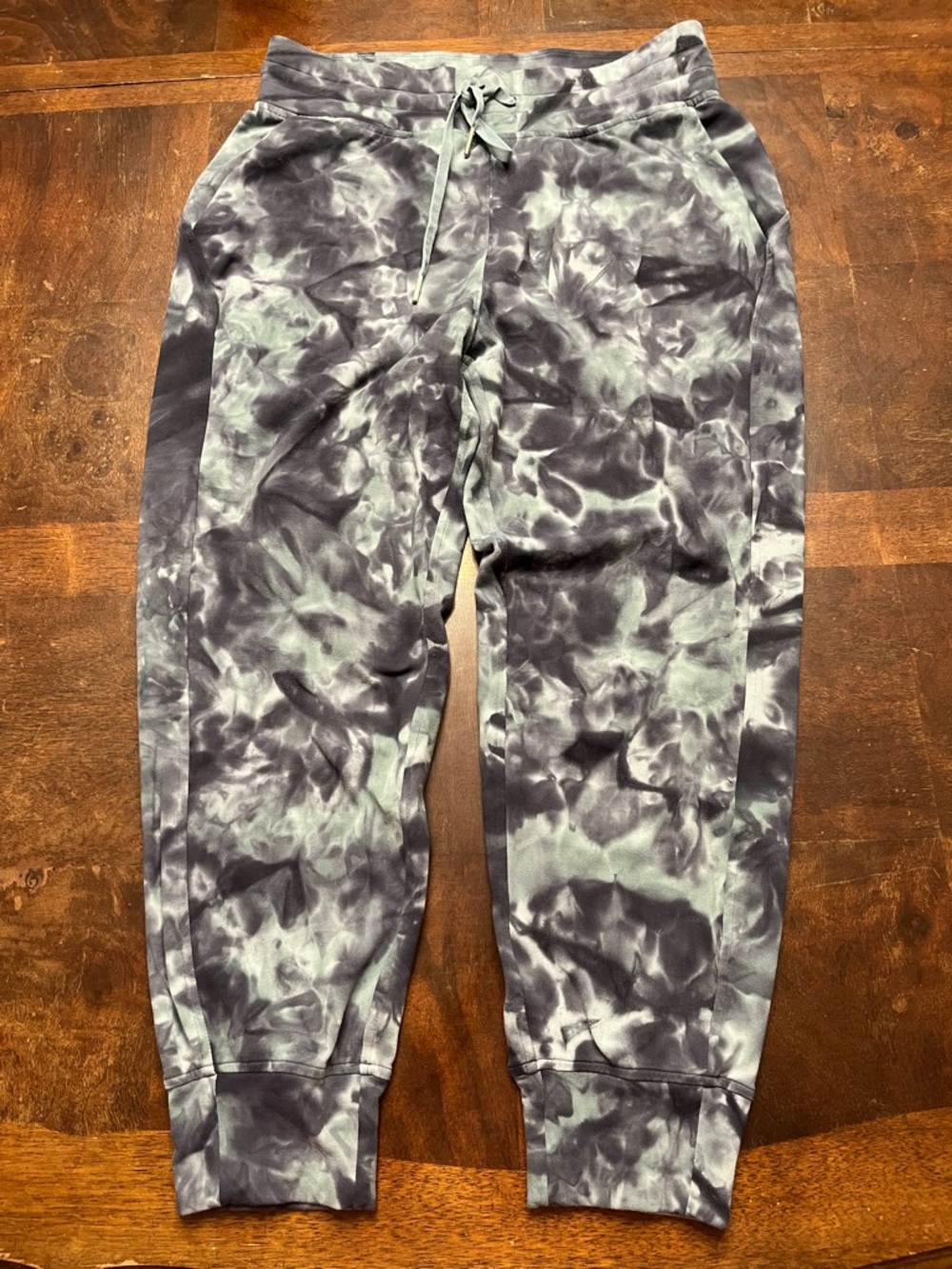 Lululemon Tie Dye Green/Gray Black Jogger Sweatpants 8 Preowned Good Condition